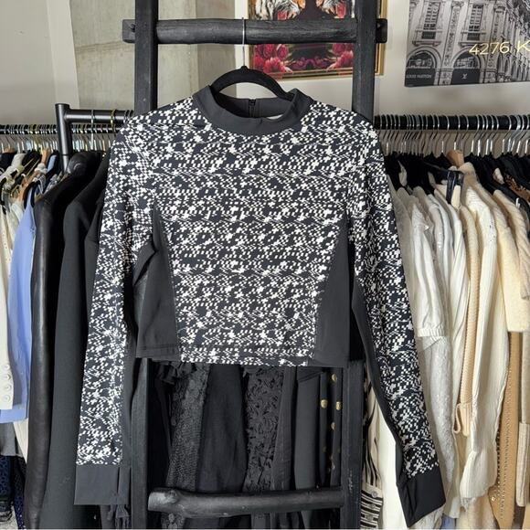 Sweaty Betty Power Zip Back Long Sleeve Crop Top Black Mini Geo Build Print - Picture 3 of 11